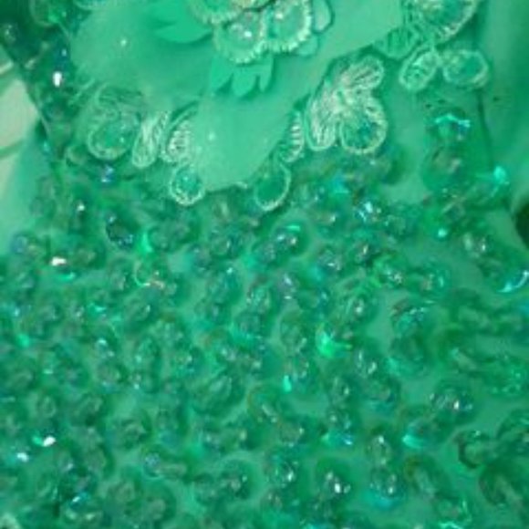 Beautiful Green Dress for sale! - Picture 4 of 6